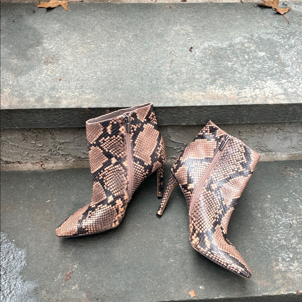 Vince Camuto Brown Snakeskin Ankle Boots Sz 8.5 Worn 1x 4β Heel Mob Wife Baddi